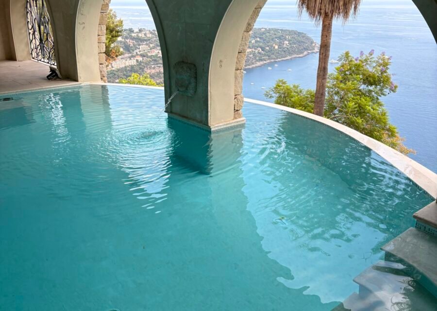 Piscine joint epoxy mosaique à Hyères
